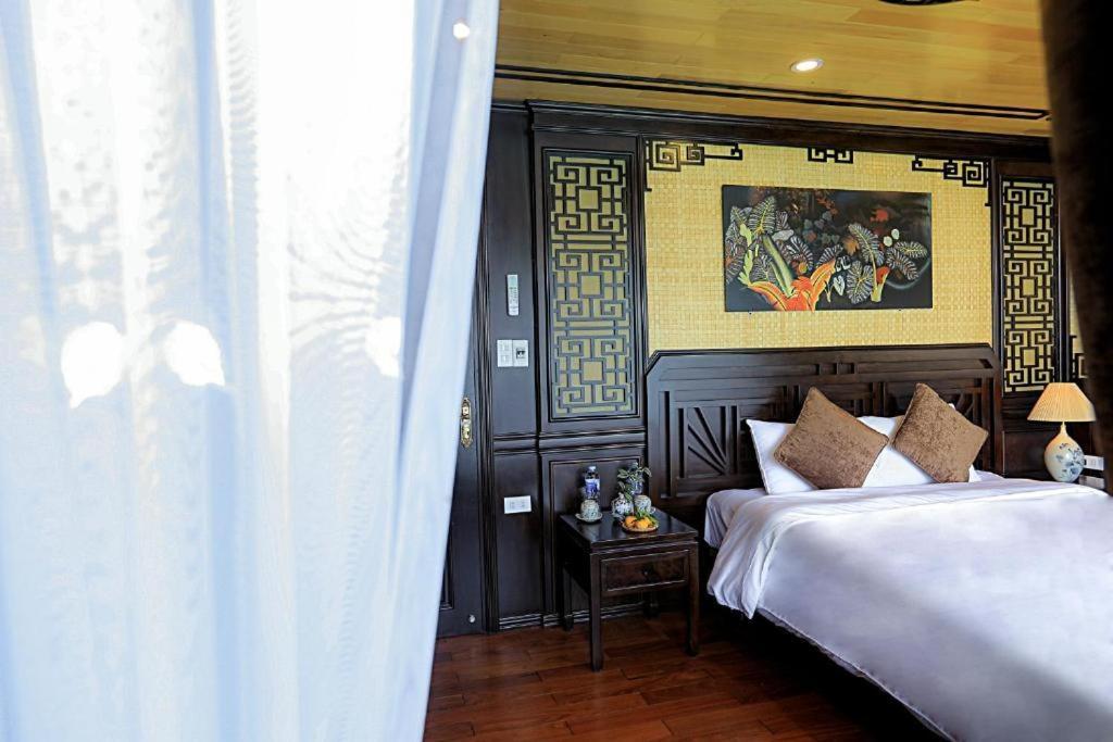 Cozy Boutique Cruise Hotel Dong Khe Sau ภายนอก รูปภาพ